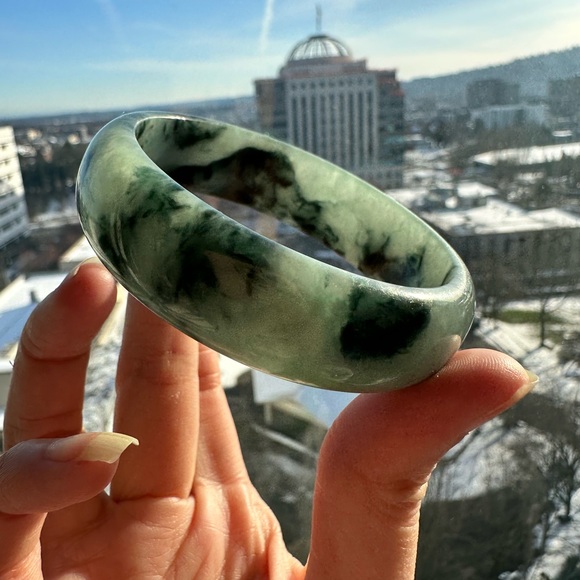 Jadeite Bangle diameter 57 mm - Picture 13 of 13